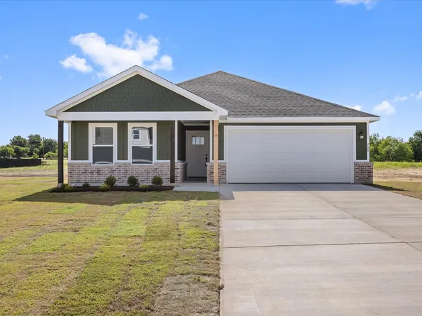 709 N Sycamore St, Hico, TX 76457