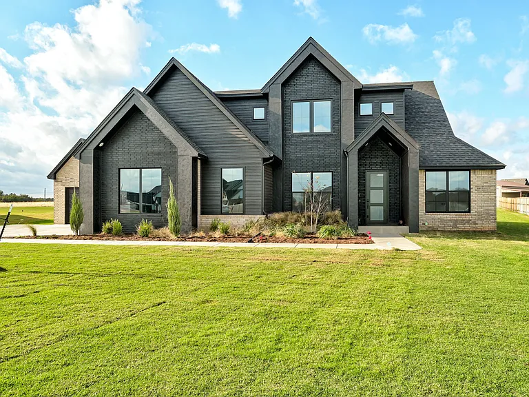 2101 Dax Ln — Photo 3
