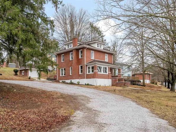 202 Arlington Ave, Radford, VA 24141