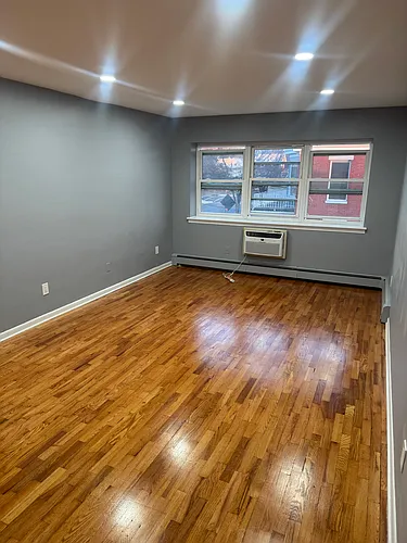 155 4th St #2B Photo 1
