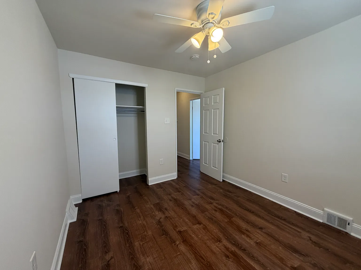 2 bed, 1000 sqft, $1,600 — Photo 1