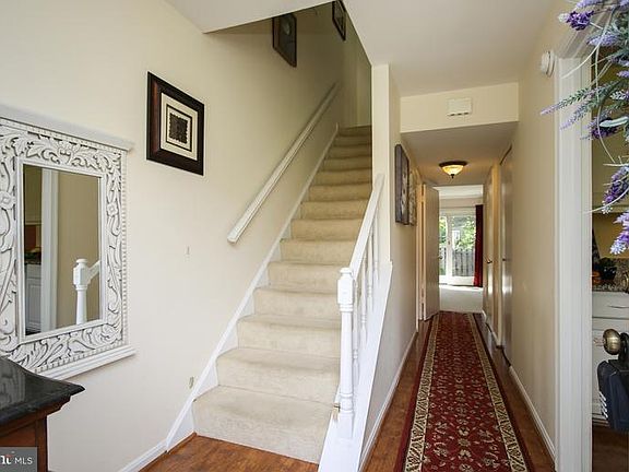 4th image of 9326 Bremerton Way