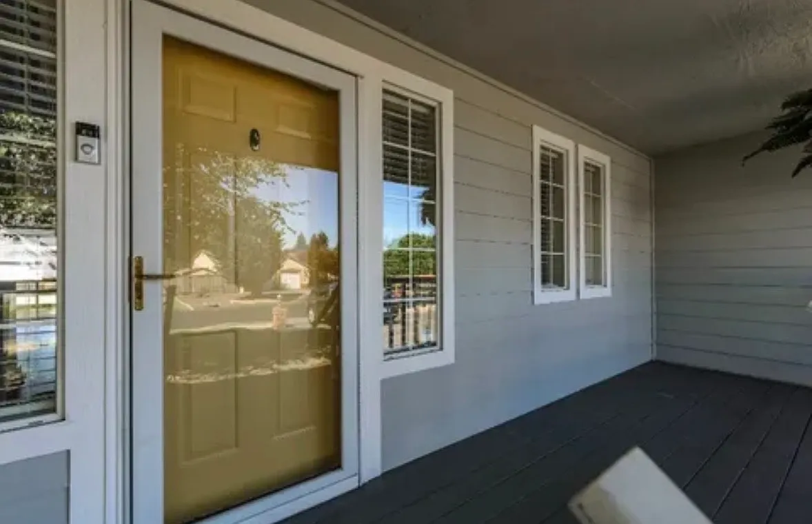 3 bed, 2.5 bath, 1945 sqft, $2,850 — Photo 1