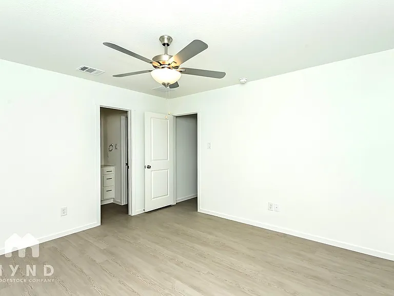2701 Mistwood Dr — Photo 16