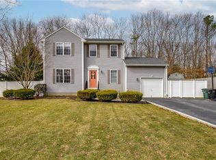 73 Remington Farm Dr, Coventry, RI 02816