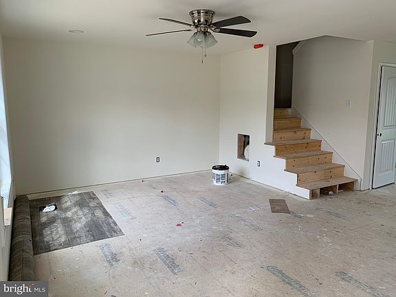 5th image of 42-042 Mayflower Dr