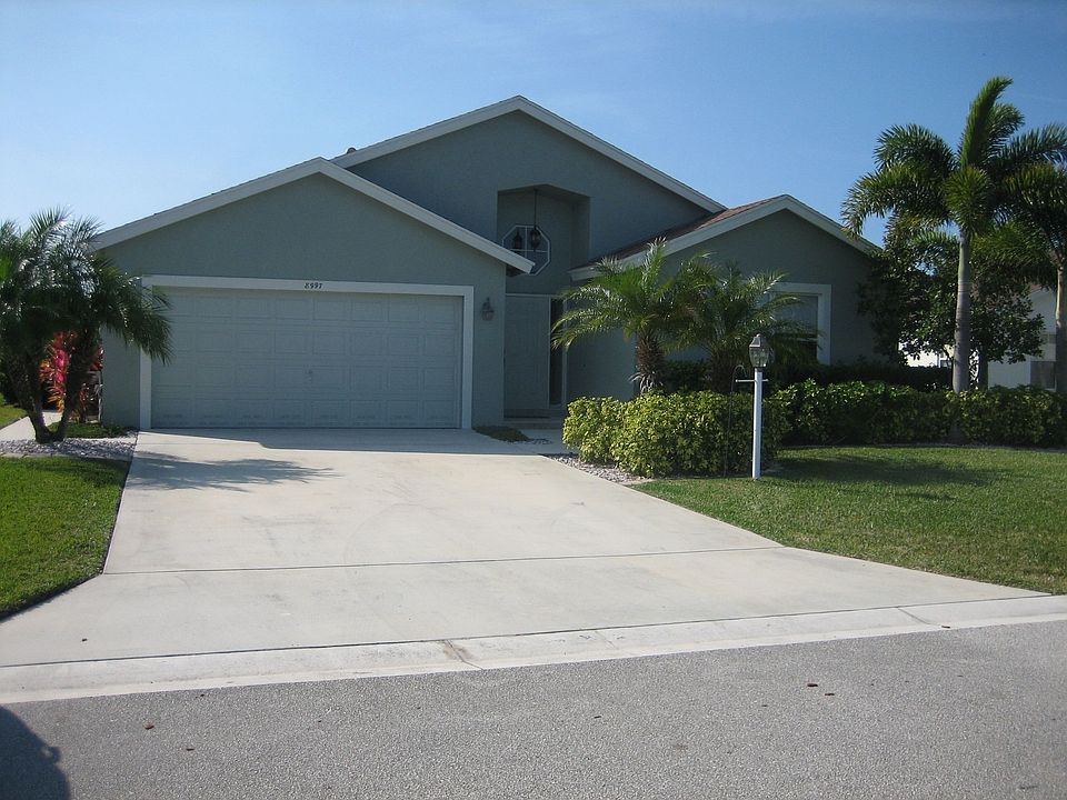 Front entranceN