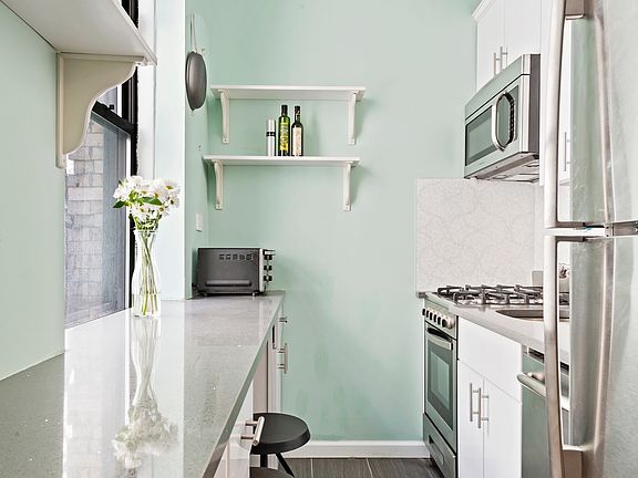 3rd image of 342 W 56th St APT 3A