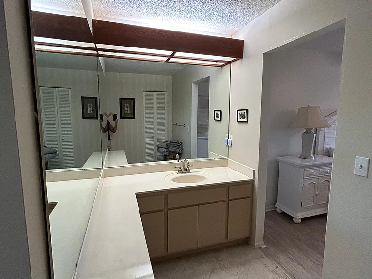 Master ensuite vanity