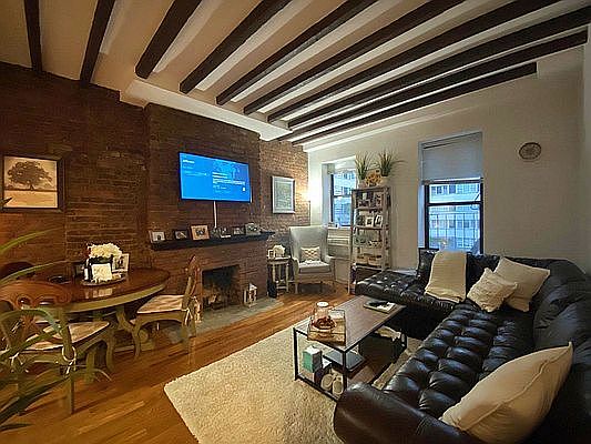 4th image of 227 E 69th St APT 3A