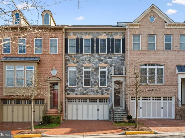 6769 Darrells Grant Pl, Falls Church, VA 22043