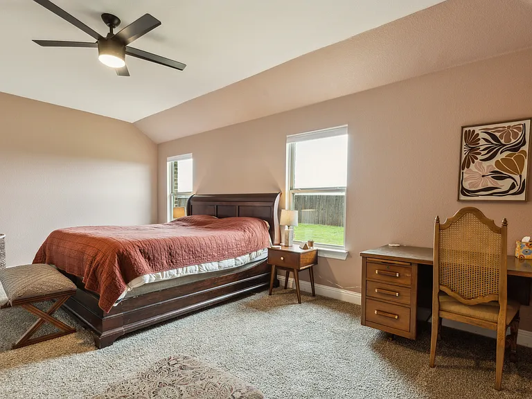 4018 Woodford Dr — Photo 14