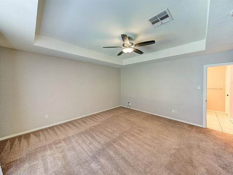 402 Live Oak Ln — Photo 19
