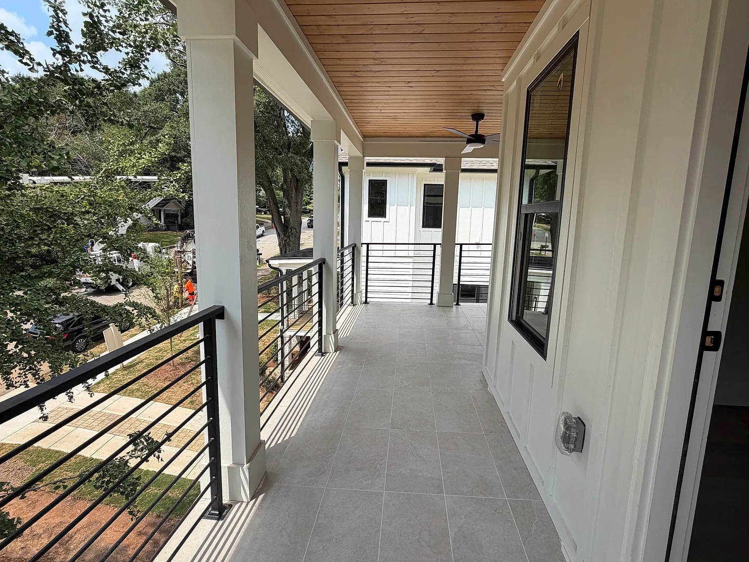 4 bed, 4.5 bath, 2003 sqft, $4,600 — Photo 3