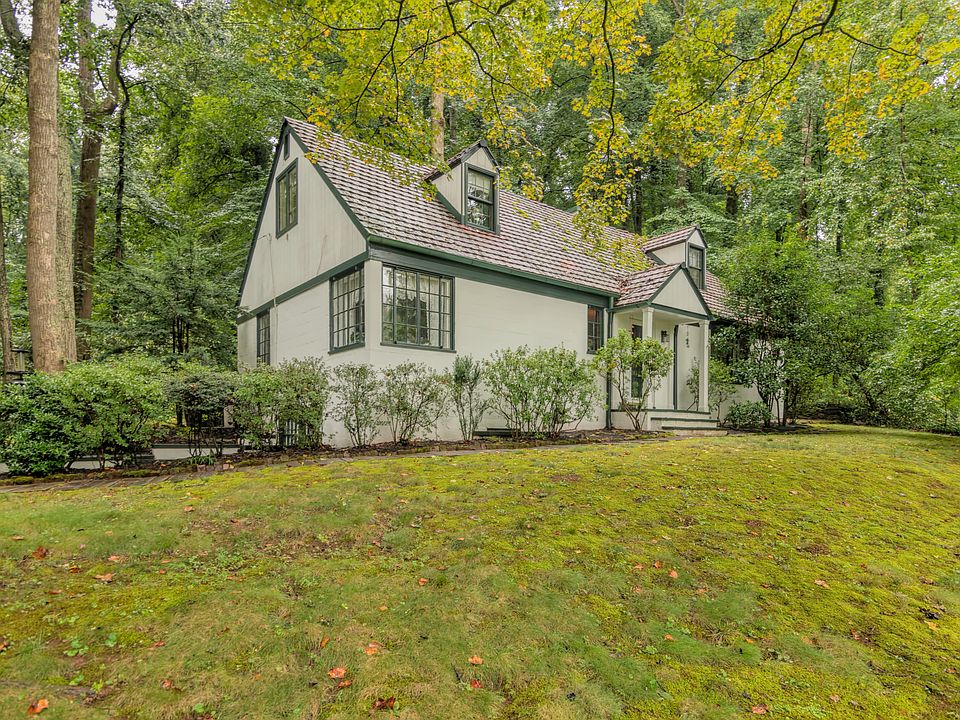 1st image of 2812 Woodson Dr