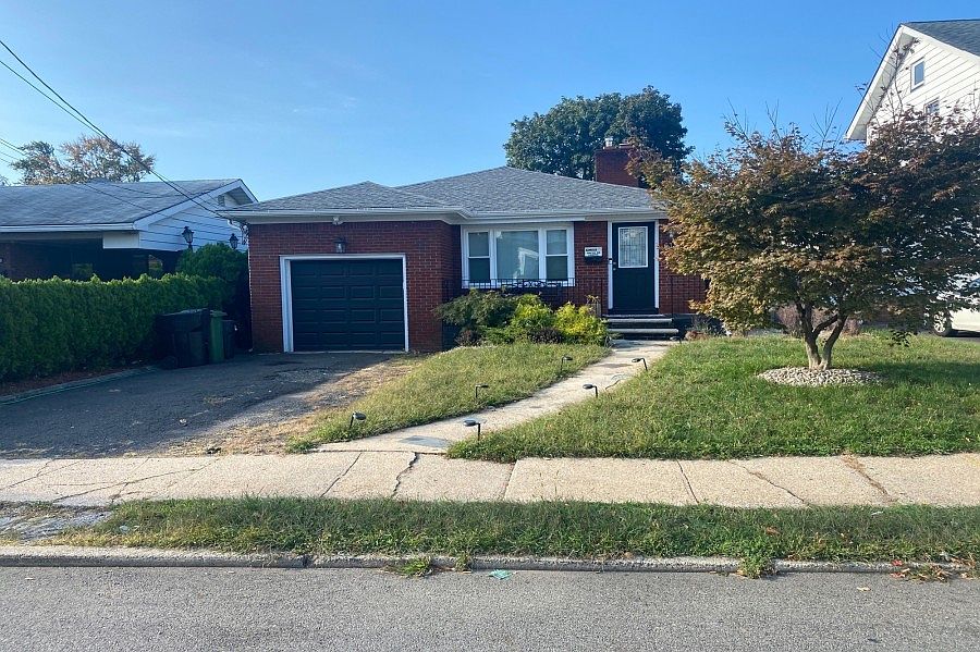 1st image of 633 Belleville Ave