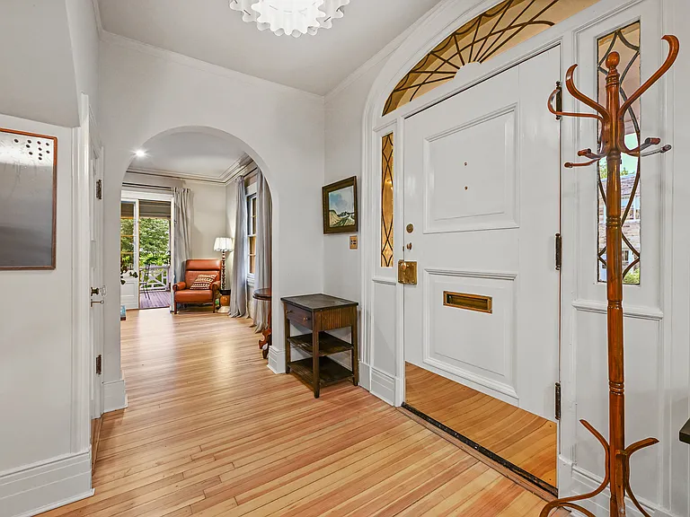 11 Maple Ave — Photo 3