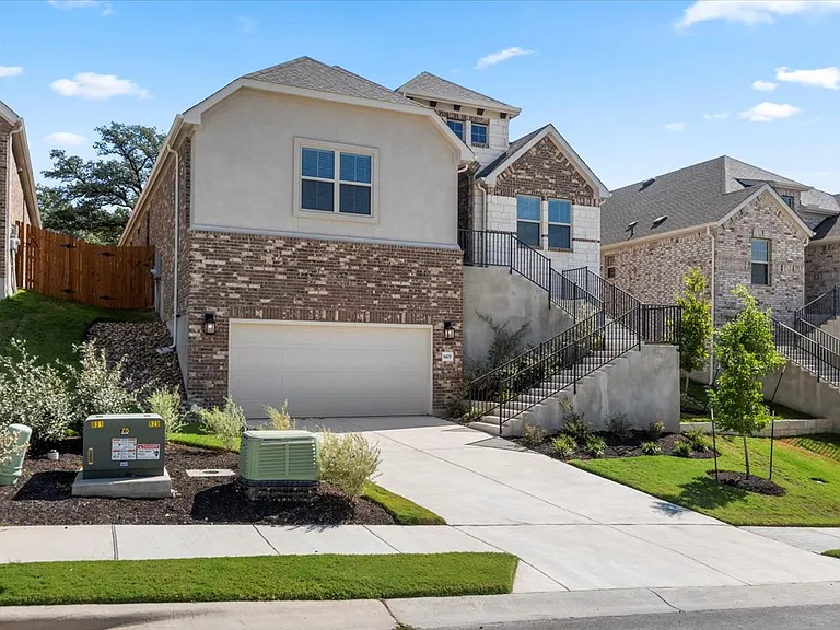 1425 Cole Estates Dr — Photo 3