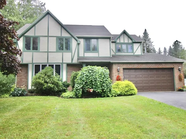 341 Rolling Green Ln, Elma, NY 14059