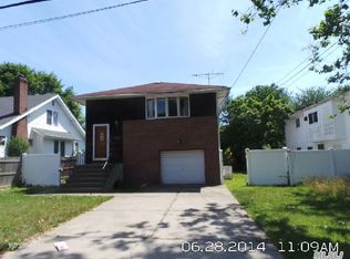 8 6th Ave, Huntington Station, NY 11746