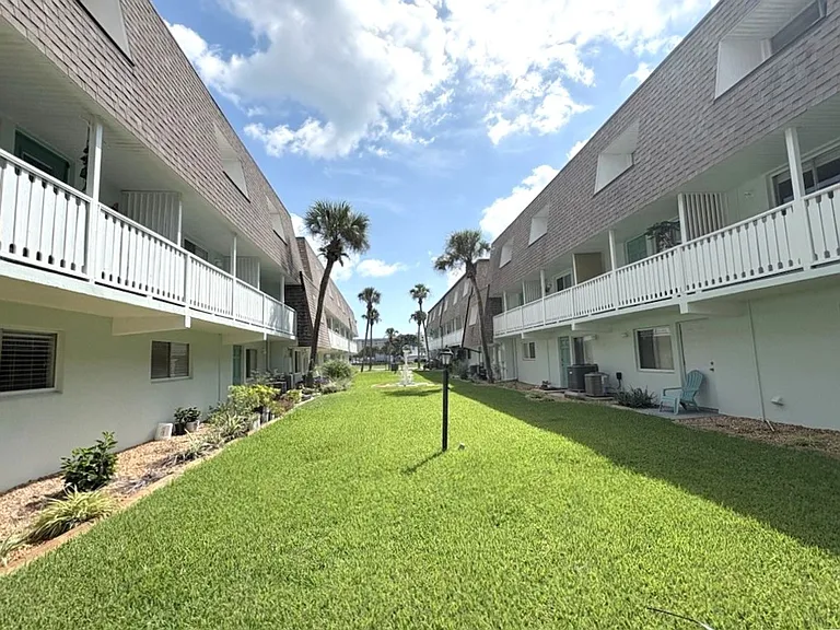 55 Vining Ct #114 — Photo 13