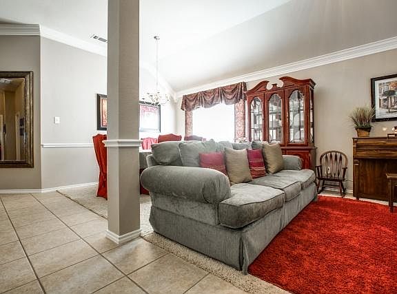 4th image of 1400 Parkside Dr