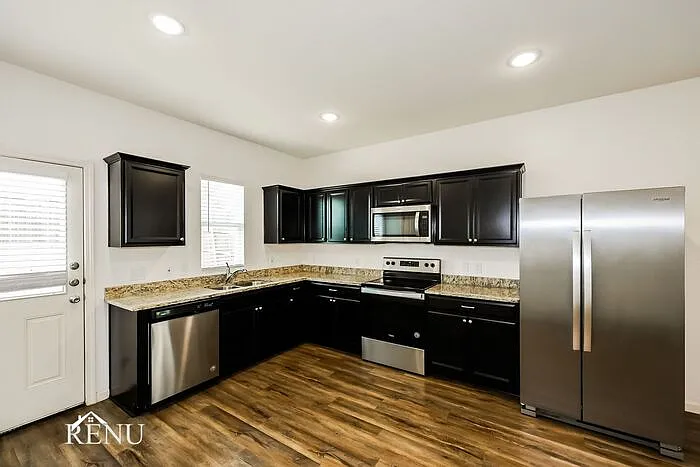6029 Mojave Dr — Photo 2