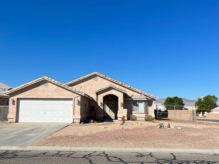 4849 S Calle Del Media — Photo 2