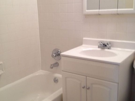 5th image of 202 8th Ave #1B