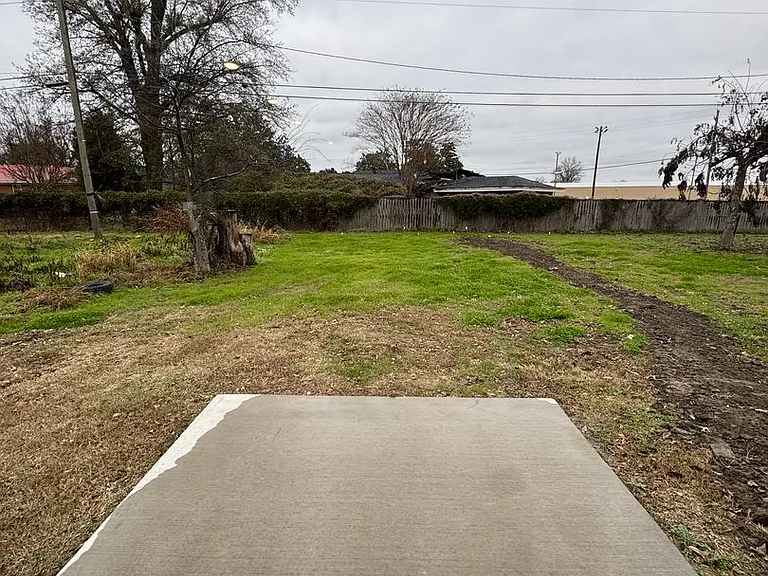 526 Maple St — Photo 9