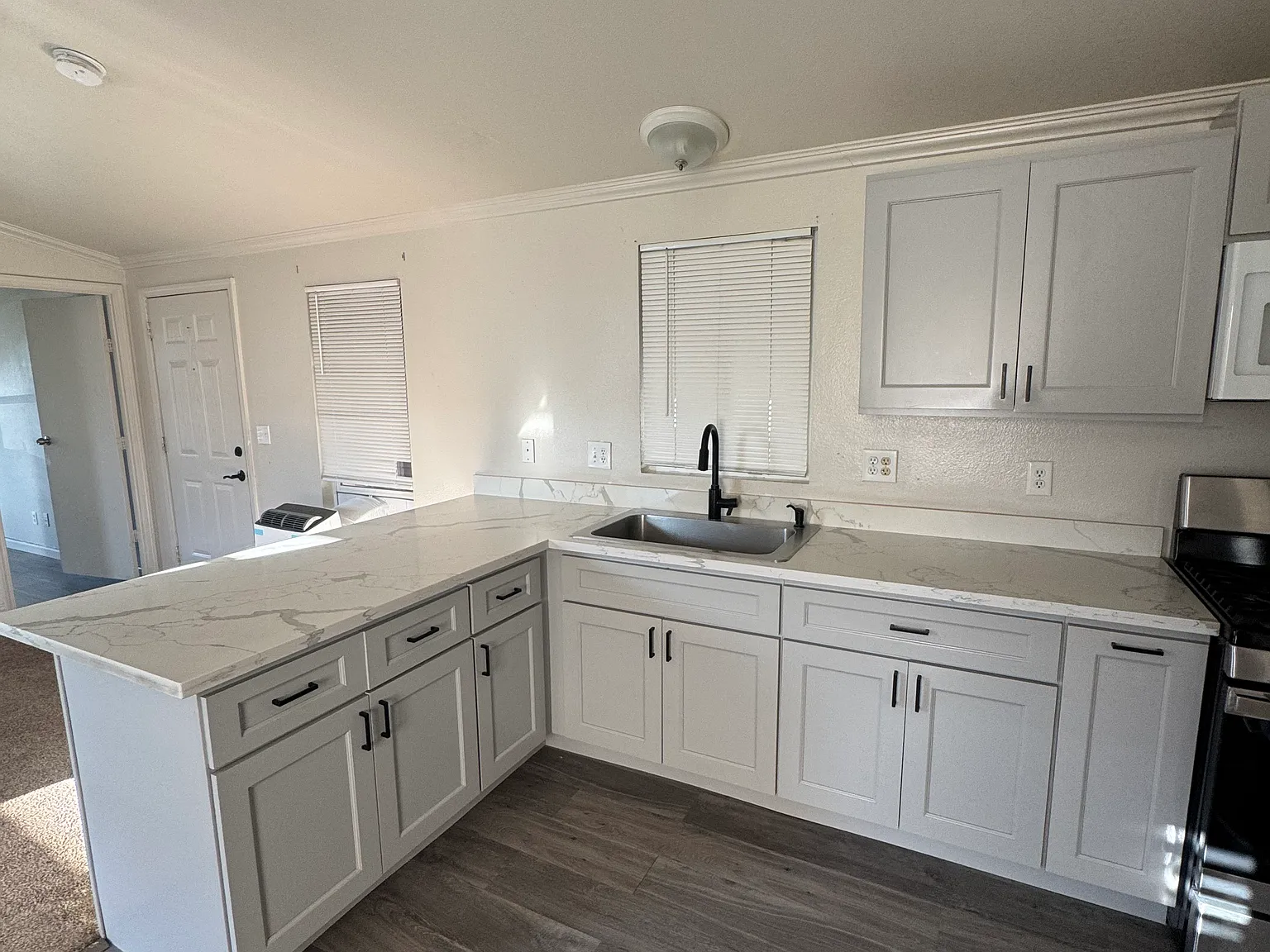 3 bed, 1200 sqft, $1,850 — Photo 4