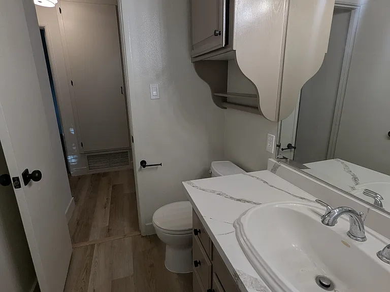 BATH WITH TUB/SHOWER