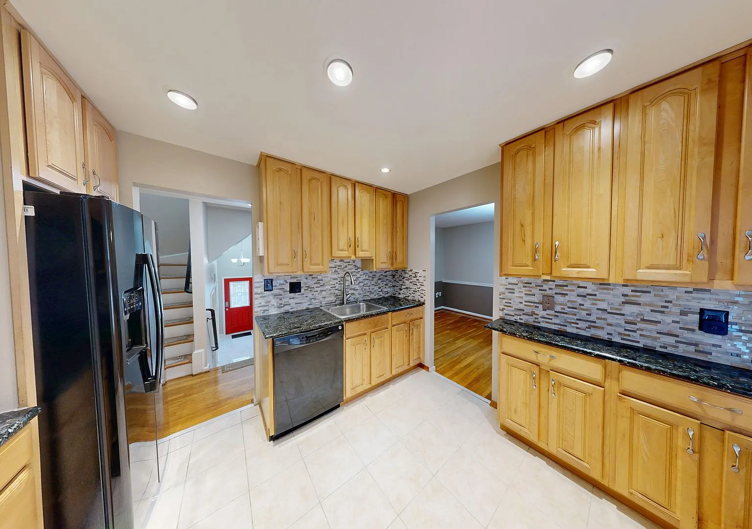 Spacious Updated TH - 4Bed/2.5Bath - Feeds to Wooton HS — Photo 2
