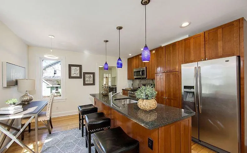 129 W Central Ave — Photo 2
