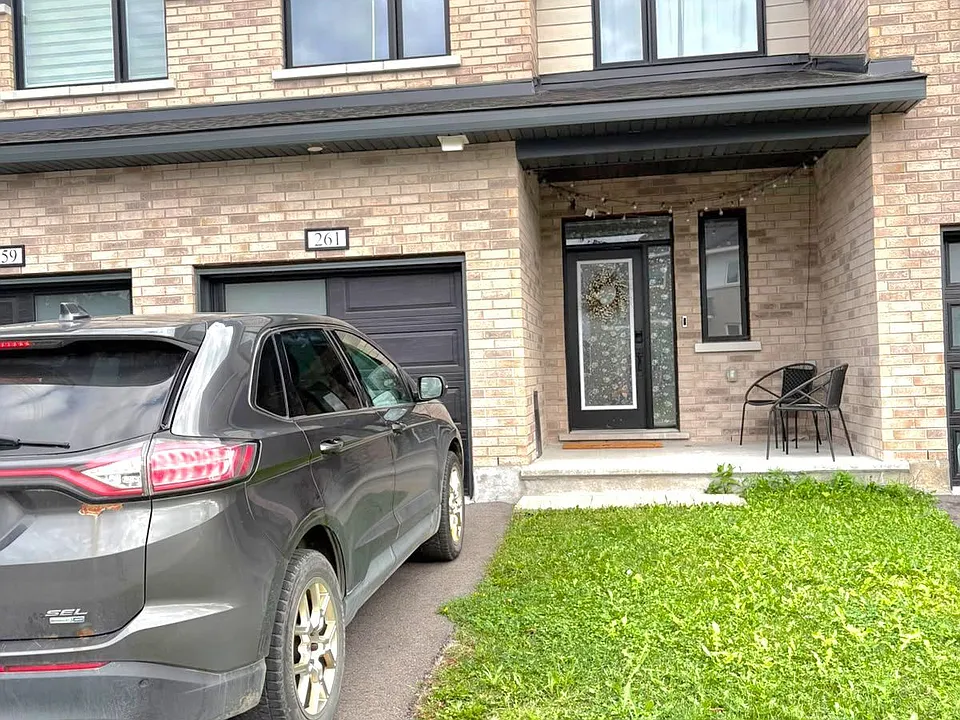 261 Ormiston Cres