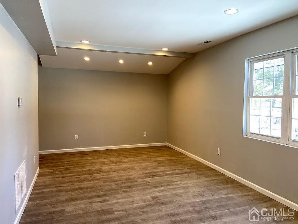 55 Devon Rd Colonia NJ Zillow