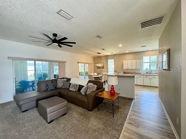 3 bed, 2.0 bath, 1548 sqft, $2,500 — Photo 4