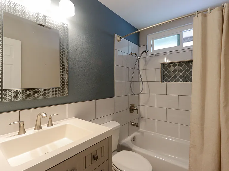 25075 Sanoria St — Photo 17