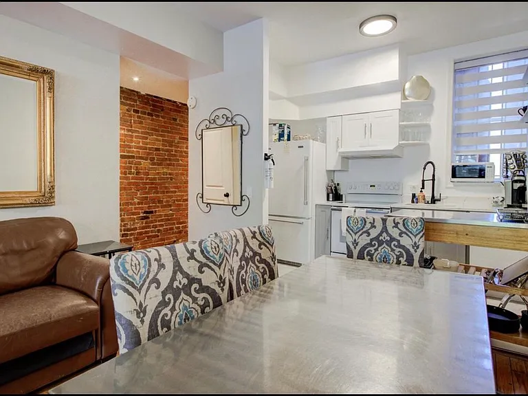 1118 F St NE #2 — Photo 13