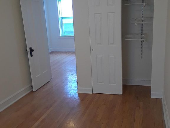3rd image of 3406 W Foster Ave APT 3B