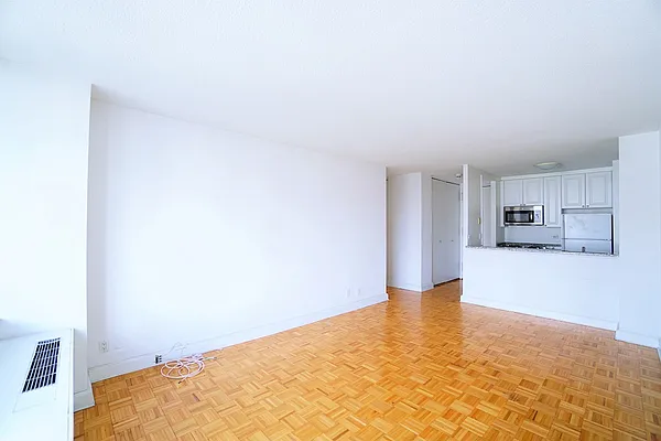 Rented by Renetta Real Estate | media 3