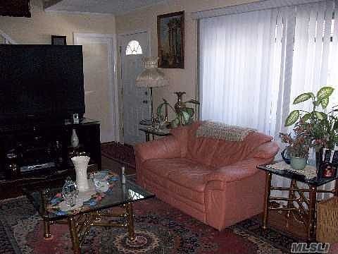 3rd image of 1388 Circle Dr E