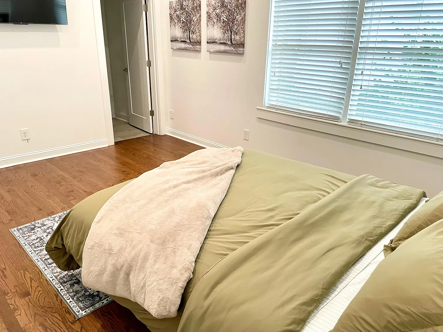 3 bed, $3,500 — Photo 3