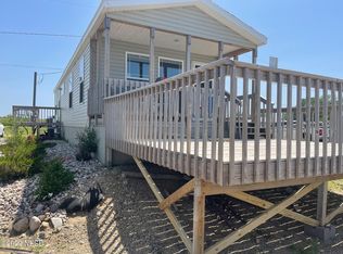 442 W Lakeshore Dr, Waubay, SD 57273