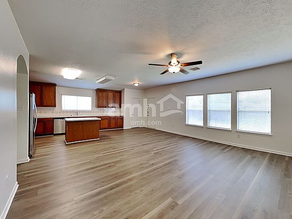 4th image of 3043 Crestbrook Bend Ln