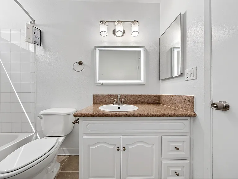 20317 Saticoy St — Photo 11