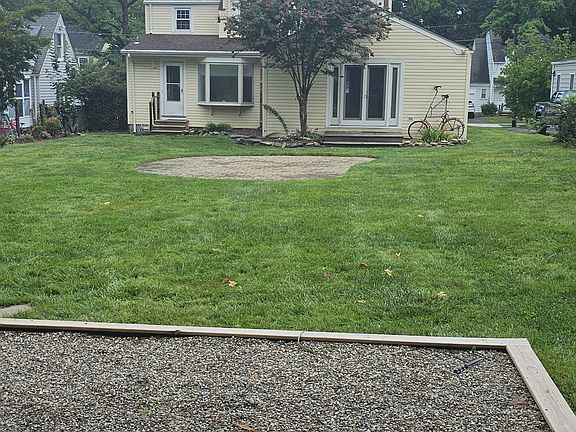 4th image of 214 Pingree Ave