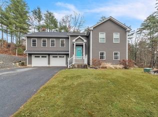 15 Advance St, Palmer, MA 01069
