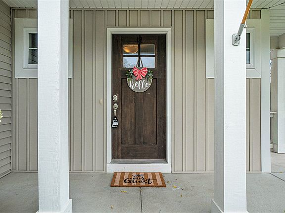 3rd image of 11852 Hickoryrow Dr