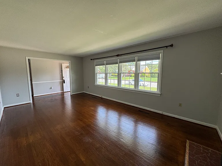 117 Southerland Dr — Photo 4